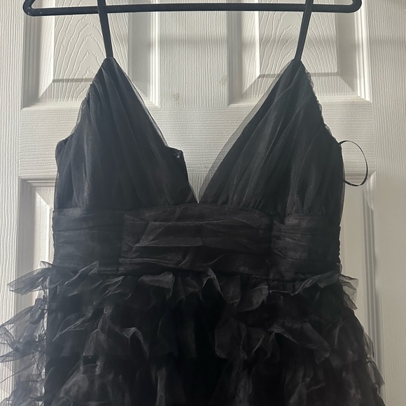 Mable Elegant Black Tiered Dress - Picture 5 of 8